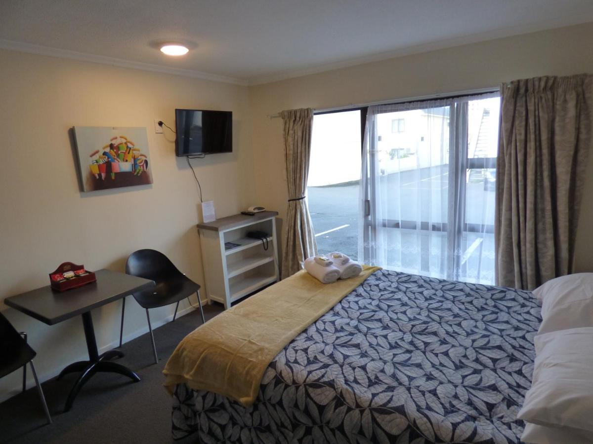 Sahara Motels Dunedin Exterior photo