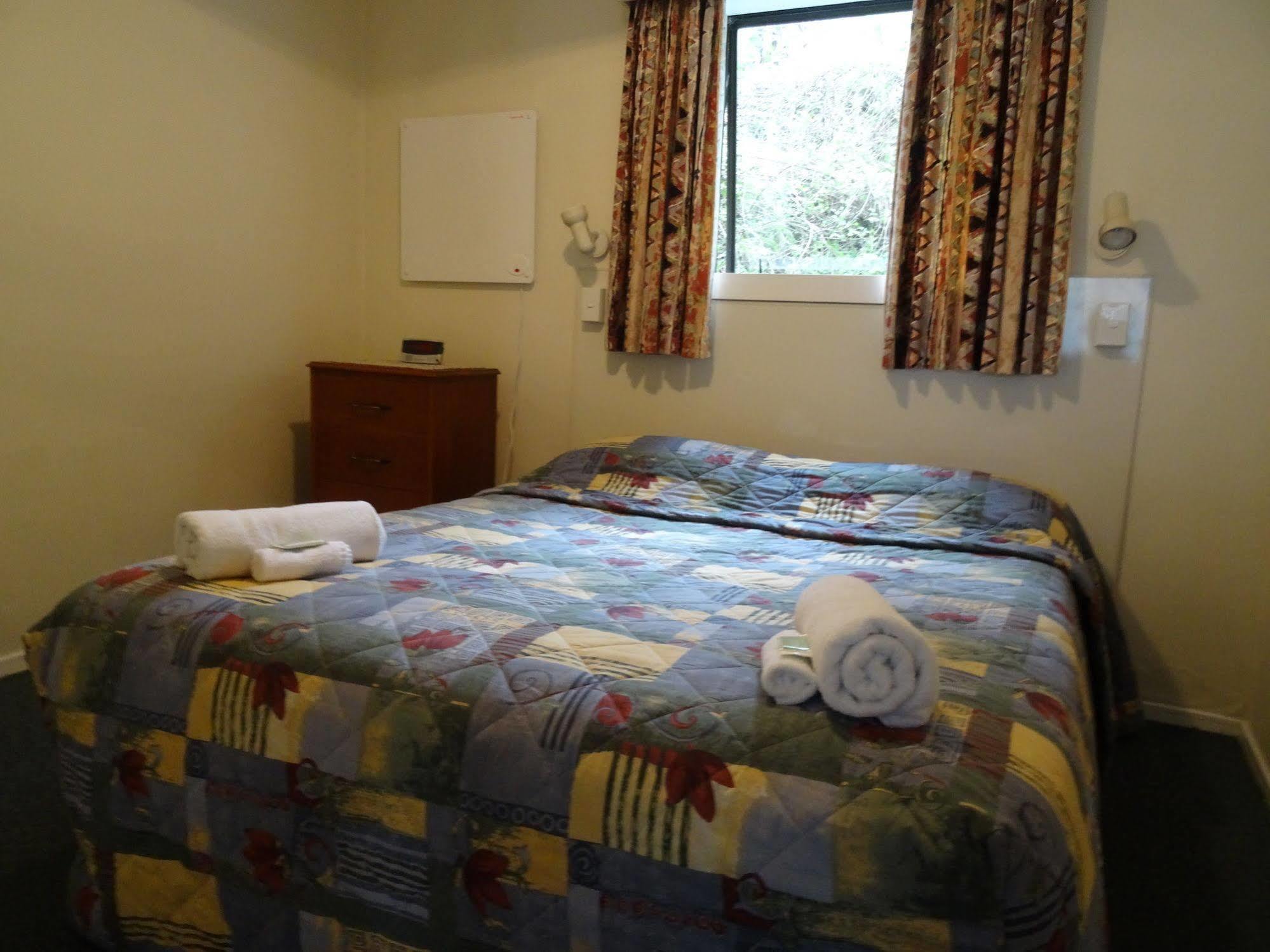 Sahara Motels Dunedin Exterior photo