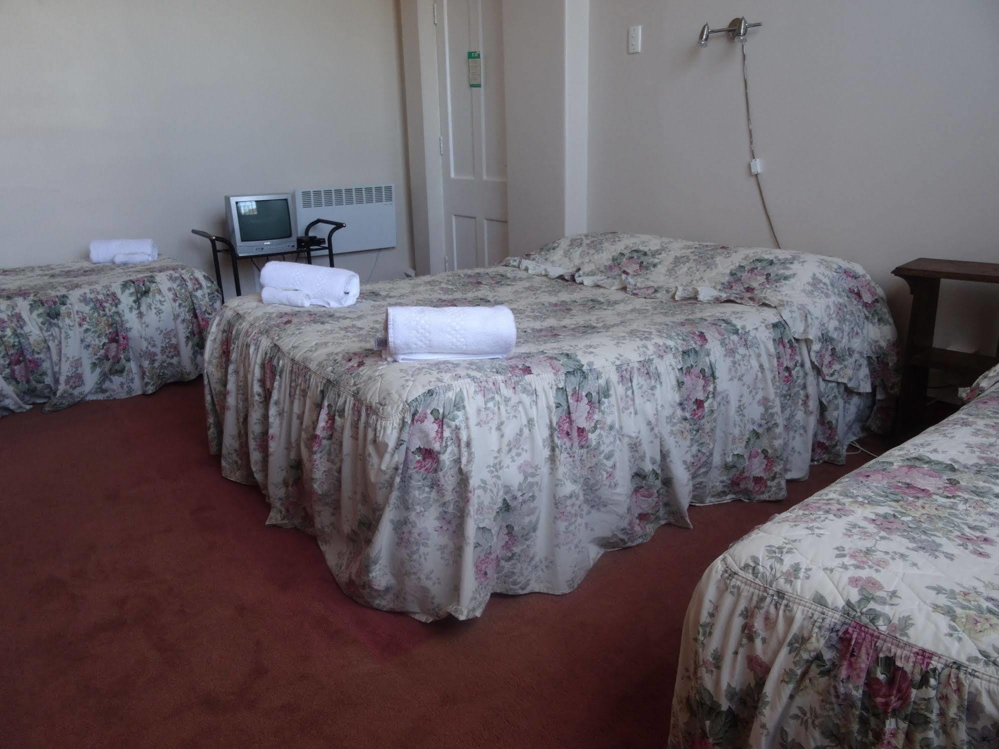 Sahara Motels Dunedin Exterior photo