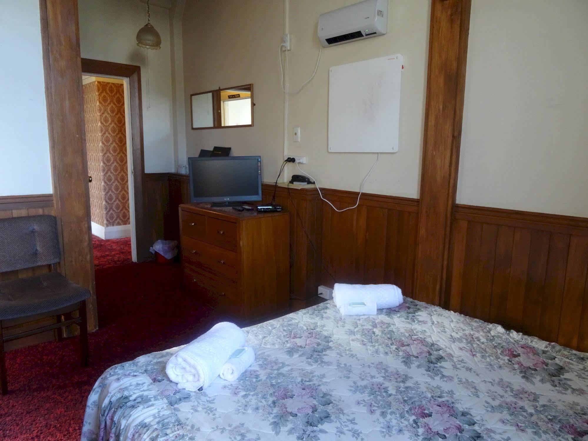 Sahara Motels Dunedin Exterior photo