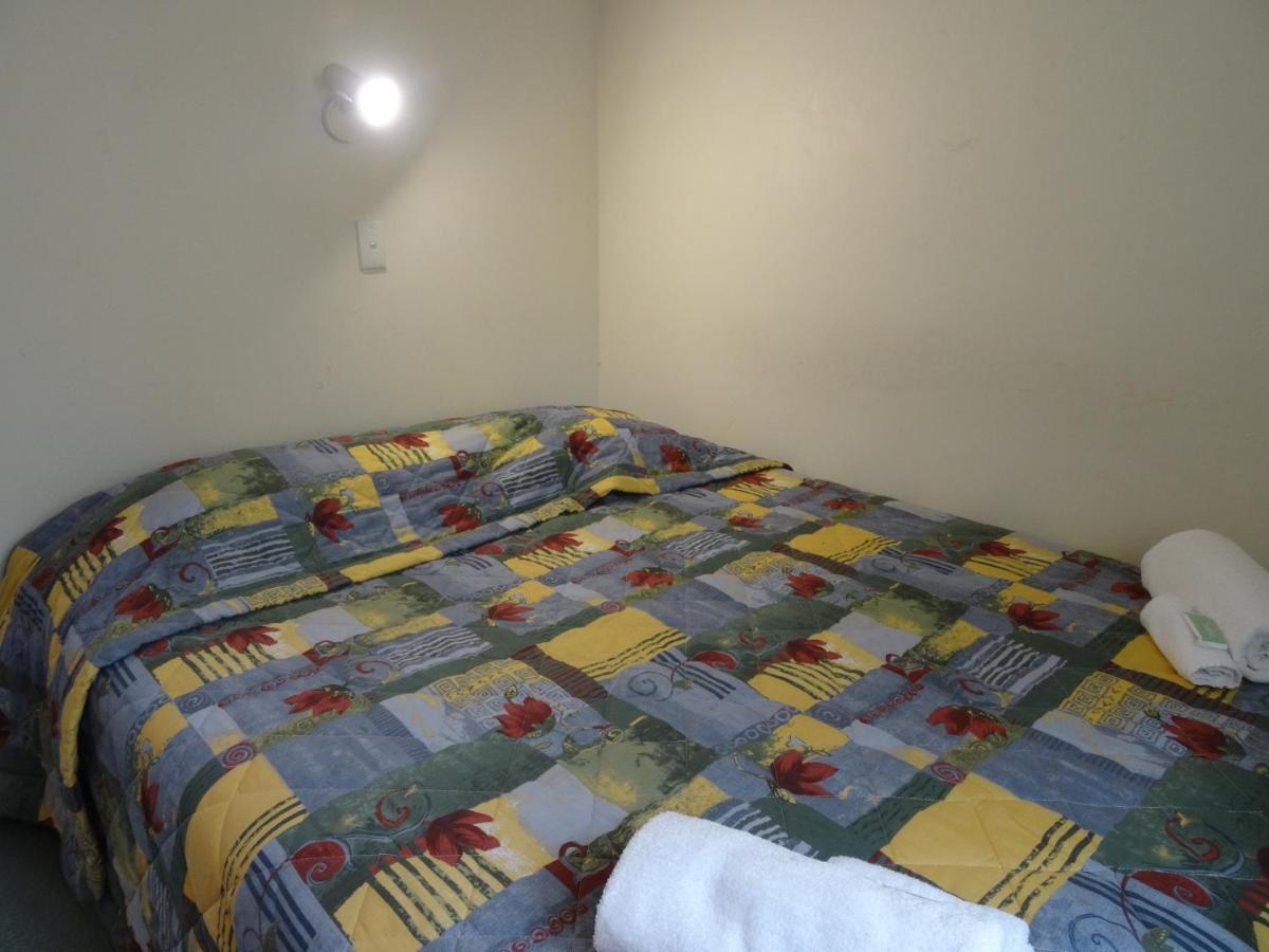 Sahara Motels Dunedin Exterior photo